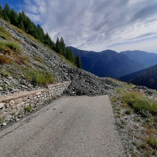 Frane e smottamenti per le intense piogge di ieri ad Argentera: chiusa la strada tra Bersezio e Ferrere