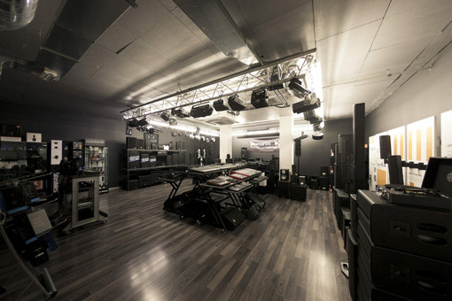 Trent’anni di note e passione: Fuoritempo, il negozio dove la musica non si ferma mai