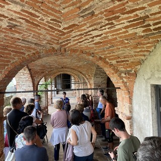 Successo di pubblico per le visite guidate e la mostra di documenti storici al Santuario di Santa Lucia Successo di pubblico per le visite guidate e la mostra di documenti storici al Santuario di Santa Lucia