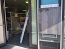 Bra, fanno esplodere uno sportello bancomat e scappano Bra, fanno esplodere uno sportello bancomat e scappano