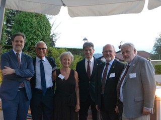 Alessandro De Lucchi, Remo Gattiglia, Piera Arata, Fortunato Crovari, Ezio Porro e Lorenzo Gallo (foto Lucia Ernè) Alessandro De Lucchi, Remo Gattiglia, Piera Arata, Fortunato Crovari, Ezio Porro e Lorenzo Gallo (foto Lucia Ernè)