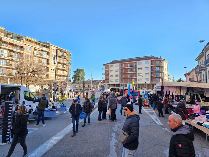 Una precedente edizione della Fiera Fredda di Borgo San Dalmazzo Una precedente edizione della Fiera Fredda di Borgo San Dalmazzo
