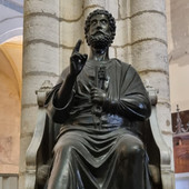 Statua di san Pietro, chiesa di Saint-Nizier, a Lione Statua di san Pietro, chiesa di Saint-Nizier, a Lione