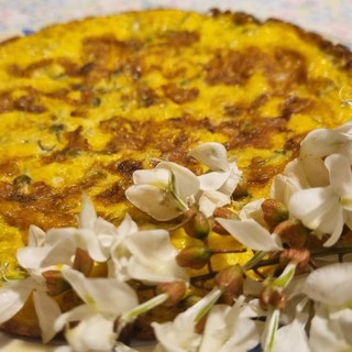 A Pocapaglia un trionfo di fiori di gaggia, ottimi per la frittata