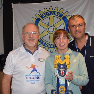 Ezio Porro, Caroline Horgnies e Jerome Boulanger con la coppa Ezio Porro, Caroline Horgnies e Jerome Boulanger con la coppa
