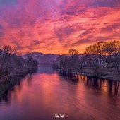 È un buongiorno "di fuoco" sul fiume Po È un buongiorno "di fuoco" sul fiume Po