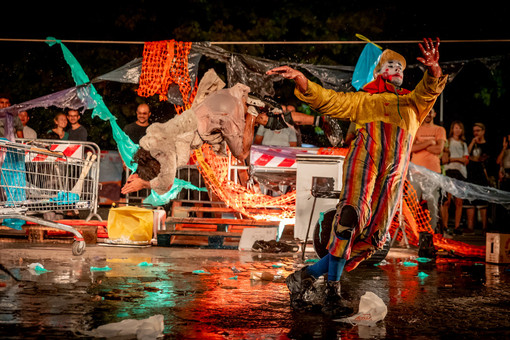Cuneo, torna "Zoé in città": il festival multidisciplinare che intreccia teatro, circo contemporaneo, musica, cinema e pensiero critico Cuneo, torna "Zoé in città": il festival multidisciplinare che intreccia teatro, circo contemporaneo, musica, cinema e pensiero critico