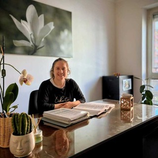La dottoressa Francesca Cavedoni, psicologa e psicoterapeuta a orientamento cognitivo comportamentale