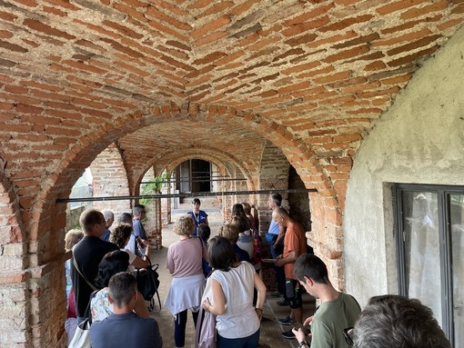 Successo di pubblico per le visite guidate e la mostra di documenti storici al Santuario di Santa Lucia Successo di pubblico per le visite guidate e la mostra di documenti storici al Santuario di Santa Lucia