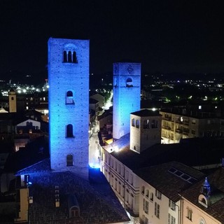 Alba si illumina di blu per la Giornata mondiale della fibrosi cistica Alba si illumina di blu per la Giornata mondiale della fibrosi cistica