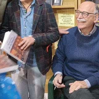 Beppe Magliano durante una precedente presentazione del libro “Il cortile di via Mazzini” Beppe Magliano durante una precedente presentazione del libro “Il cortile di via Mazzini”