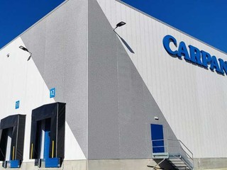 Carpani Villafaletto, graniglia spazzolata con fughe verticali, I Pannelli di Tamponamento prefabbricati, estetica, funzionalità ed innovazione Carpani Villafaletto, graniglia spazzolata con fughe verticali, I Pannelli di Tamponamento prefabbricati, estetica, funzionalità ed innovazione