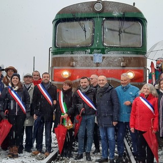 Borgo San Dalmazzo e Breil sur Roya hanno celebrato il gemellaggio con il treno storico [FOTO E VIDEO]