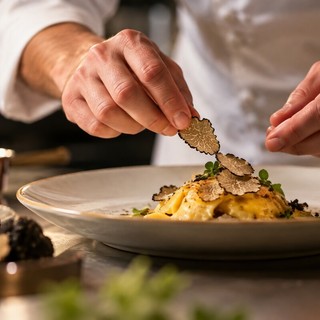 "Peccati di Gola" torna con tre appuntamenti speciali a tavola. Prenotazioni aperte per le esperienze del Festival
