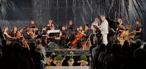 Musica jazz e classica insieme, per un omaggio a Italo Calvino a quarant’anni dalla morte Musica jazz e classica insieme, per un omaggio a Italo Calvino a quarant’anni dalla morte