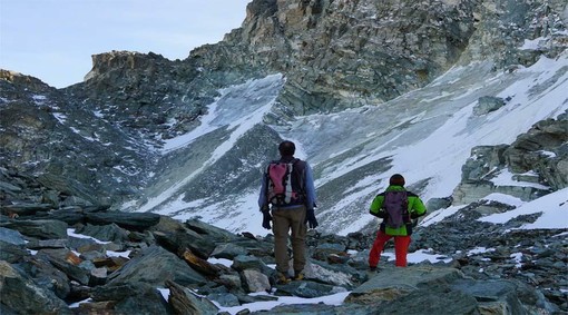 La Carovana dei ghiacciai di Legambiente arriva sul Monviso: flash mob a quel che rimane del Coolidge La Carovana dei ghiacciai di Legambiente arriva sul Monviso: flash mob a quel che rimane del Coolidge