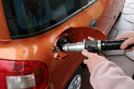 Bollo auto: 50 euro per gpl e bifuel, resta l'esenzione per i veicoli a metano