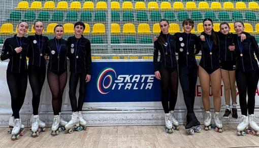La squadra di Victoria Alba Pattinaggio a Vercelli