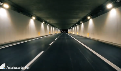 Auto sbanda sull’A6 Torino-Savona: paura in galleria tra Niella Tanaro e Mondovì Auto sbanda sull’A6 Torino-Savona: paura in galleria tra Niella Tanaro e Mondovì