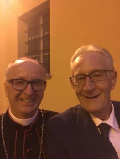 Gli auguri di Beppe Ghisolfi al nuovo vescovo di Pinerolo Derio Olivero