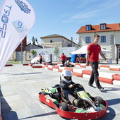 Bra, 330 alunni delle scuole primarie a lezione di sicurezza stradale con l’Aci alla guida di kart elettrici Bra, 330 alunni delle scuole primarie a lezione di sicurezza stradale con l’Aci alla guida di kart elettrici