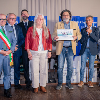 Moretta: l’amministrazione plaude al riconoscimento di Fedeltà Associativa per la Pgf della famiglia Grasso