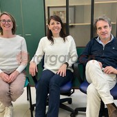 Da sinistra la dottoressa Federica Lombardi, l'infermiera Patrizia Rosso e il dottor Domenico Vitale, primario della Rianimazione dell'ospedale di Cuneo