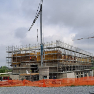 Lavori al Guala di Bra, si lavora a gran ritmo: quasi terminata la struttura della nuova scuola