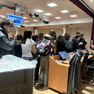 Fossano, al liceo Vallauri arriva il NUE 112: una lezione di civiltà e sicurezza per tutta la popolazione scolastica