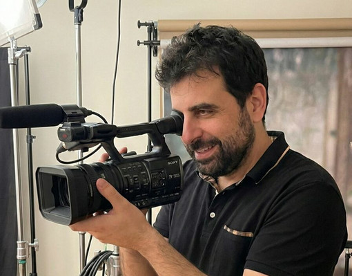 Regista e produttore indipendente, ha firmato "E fu sera e fu mattina", "La terra buona", il documentario "A Riveder le Stelle" (2022) e ha prodotto "Il vento soffia dove vuole"