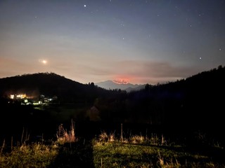 L'incendio visto dal Mortè (Foto AIB)