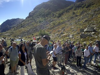 Nelle foto alcuni momenti della Festa del Monviso celebrata questa mattina alle sorgenti del Po