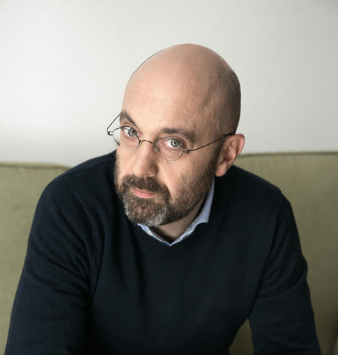 Riccardo Falcinelli a Saluzzo per l'incontro "Come funzionano le immagini?" Riccardo Falcinelli a Saluzzo per l'incontro "Come funzionano le immagini?"