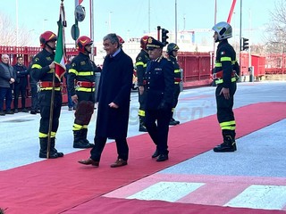 Nella galleria fotografica alcuni momenti della cerimonia in corso presso il Comando provinciale dei Vigili del Fuoco