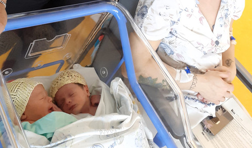 L'ospedale di Verduno festeggia i primi nati del 2026: sono Jonathan e Gioele, gemellini di Canale