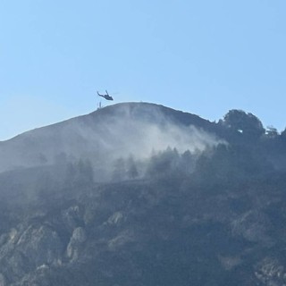 Una settimana di fuoco sul monte Piastra a Valdieri, l'emergenza non rientra Una settimana di fuoco sul monte Piastra a Valdieri, l'emergenza non rientra