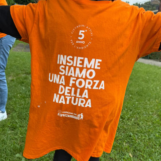 L'onda arancione di Spazzamondo nel Monregalese a sostegno dell'ambiente [FOTO]
