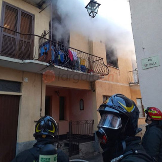Incendio in via Vittorio Alfieri a Dronero: la palazzina ora è posta sotto sequestro Incendio in via Vittorio Alfieri a Dronero: la palazzina ora è posta sotto sequestro