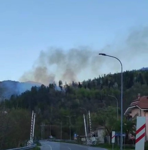 Le foto dell'incendio da Priola (grazie a Gabriele Paglia del gruppo AVT Informa)