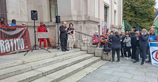 Il vescovo di Alba marco Brunetti nel suo intervento alla manifestazione