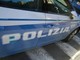 Polizia a sirene spiegate nel centro di Cuneo, chiamata da una giovane donna in difficoltà