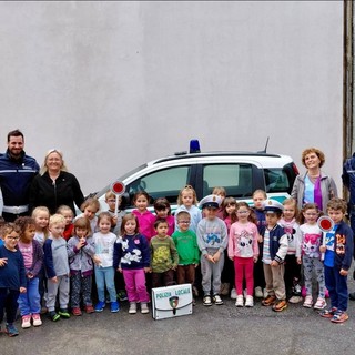 Educazione civica e stradale alla scuola dell’infanzia di Sampeyre Educazione civica e stradale alla scuola dell’infanzia di Sampeyre