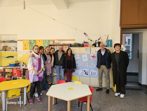 Una foto dell’incontro con la dirigente Bertolino, una rappresentanza di imprenditori BNI e del corpo docente e il sig. Roberto Ballauri della 'Scala del Re'.