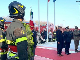 Nella galleria fotografica alcuni momenti della cerimonia in corso presso il Comando provinciale dei Vigili del Fuoco