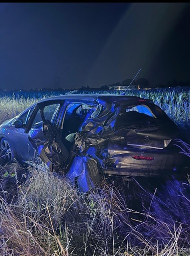 Una delle vetture coinvolte nell'incidente di corso De Gasperi a Cuneo