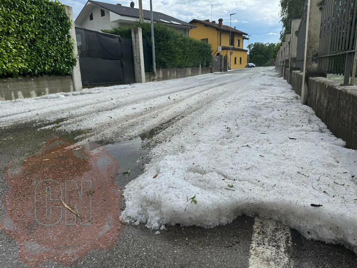 Immagine di una recente grandinata a Farigliano Immagine di una recente grandinata a Farigliano