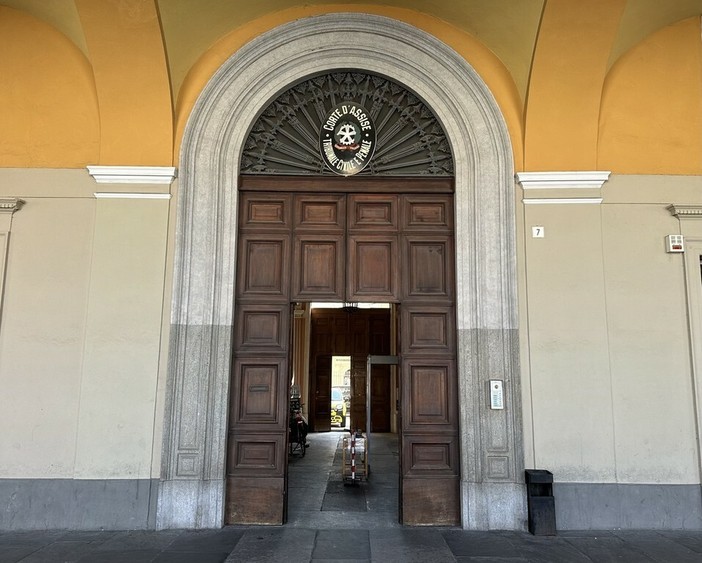 L'ingreesso del tribunale di Cuneo