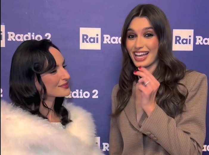 La modella cerverese Francesca Bergesio mentre intervista Arisa nella "Social Room" di Rai Radio2 La modella cerverese Francesca Bergesio mentre intervista Arisa nella "Social Room" di Rai Radio2