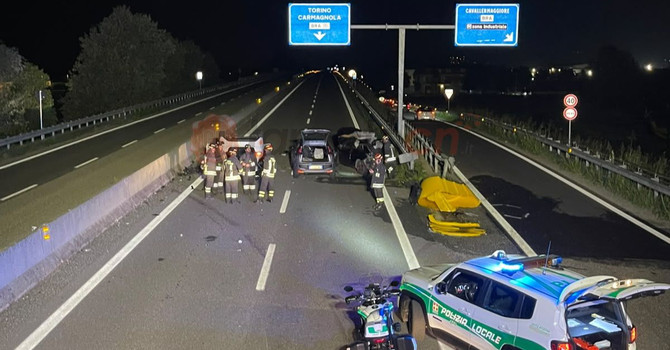 Violento scontro nella notte sulla tangenziale di Bra: cinque feriti, due gravi Violento scontro nella notte sulla tangenziale di Bra: cinque feriti, due gravi