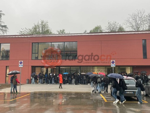 Il rientro degli studenti al Baruffi di Mondovì Il rientro degli studenti al Baruffi di Mondovì
